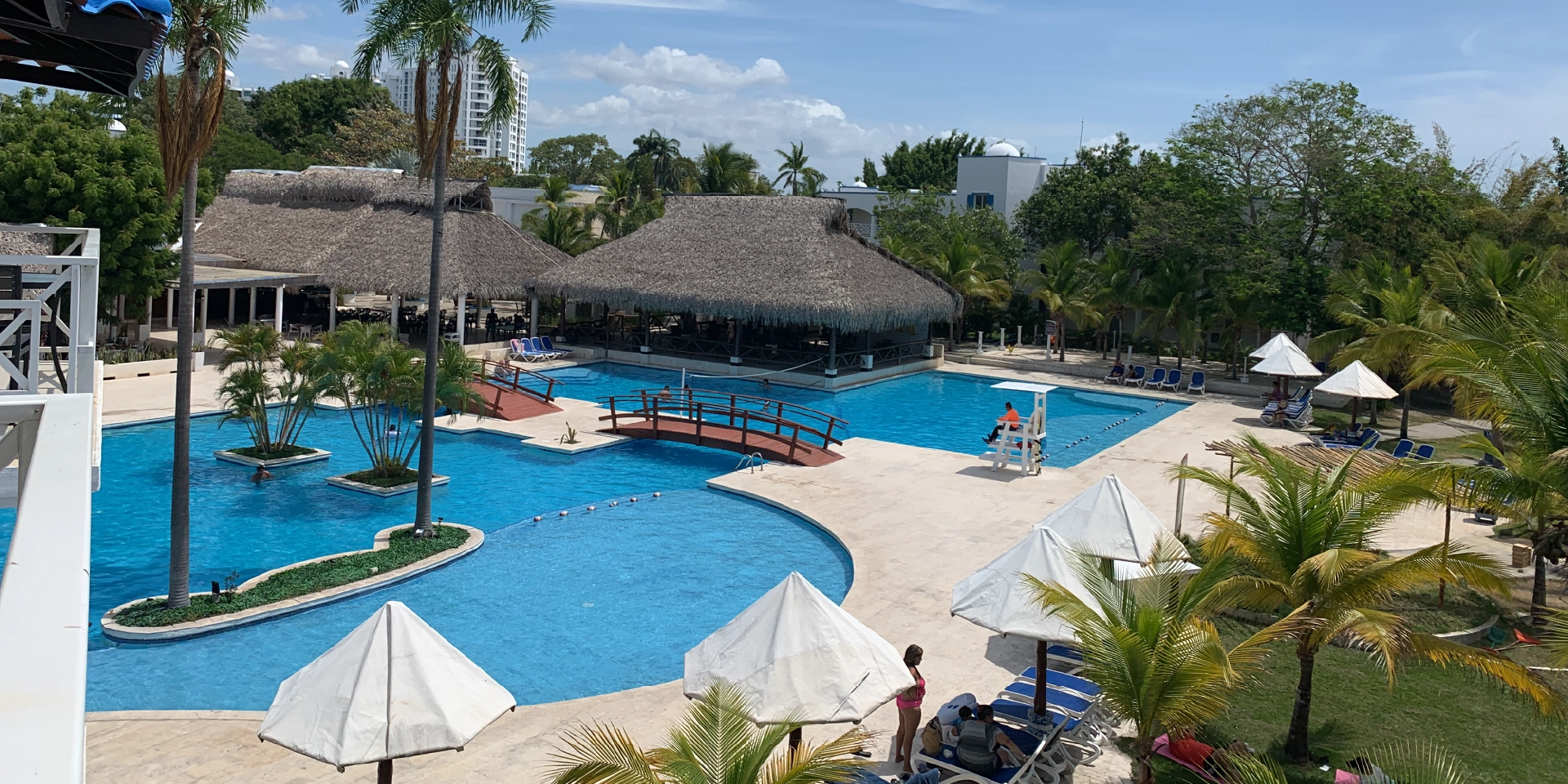 on-vacation-colombia-destino-cancun-hoteles-princess-piscina-ninos-1