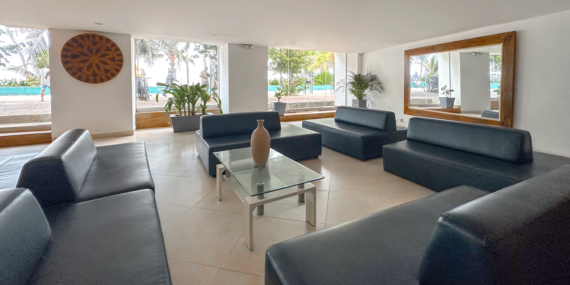 on-vacation-colombia-destino-nacional-san-andres-hotel-tone-sala